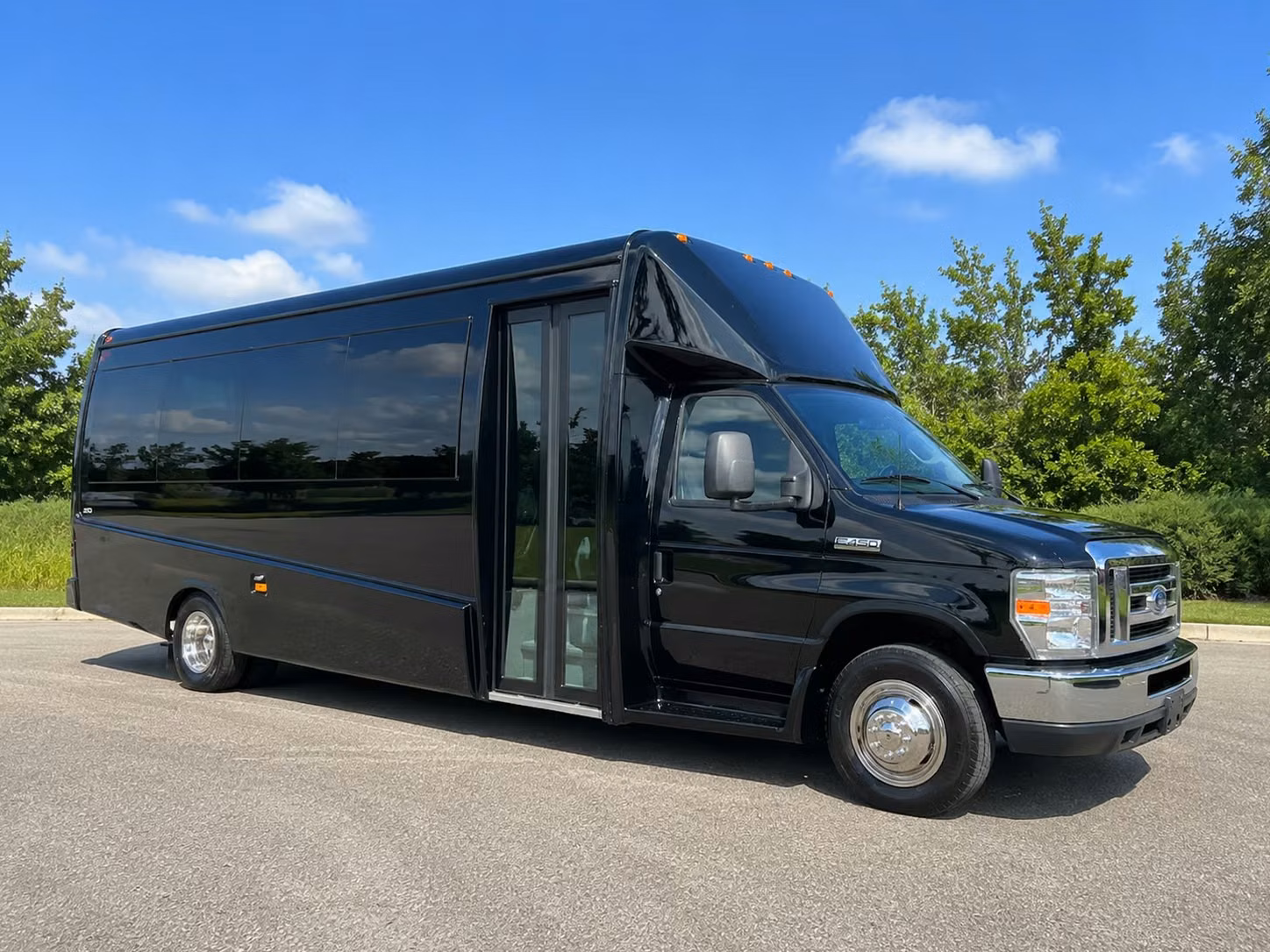15 passenger minibus
