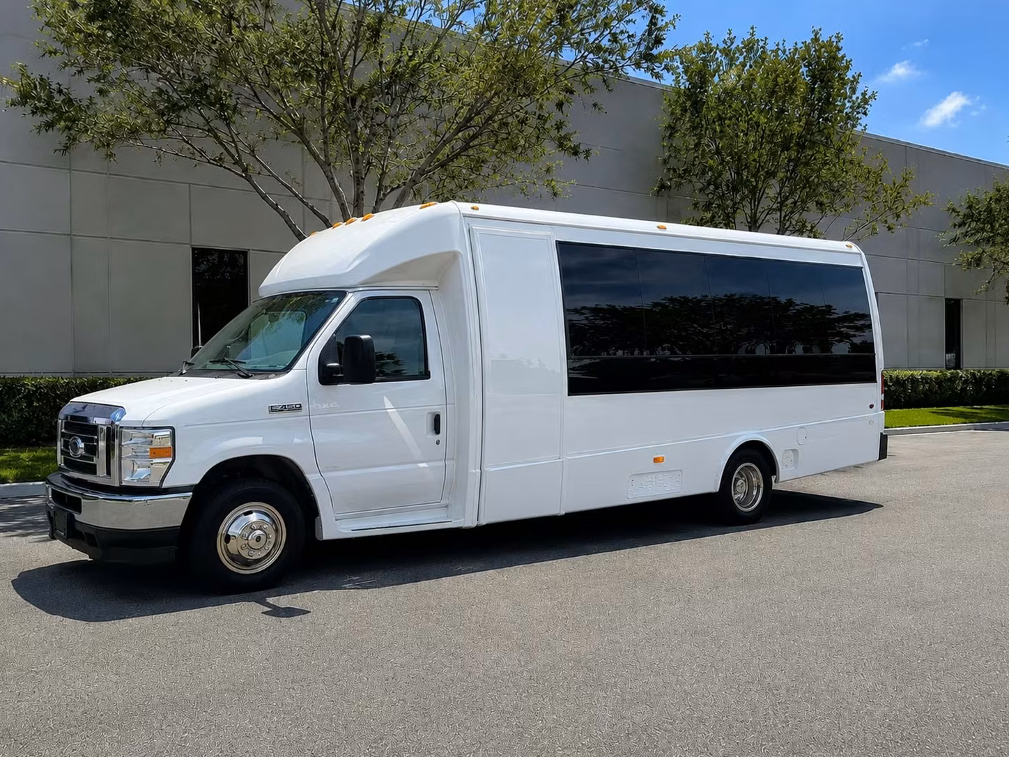 minibus rentals for small prom groups across virginia beach
