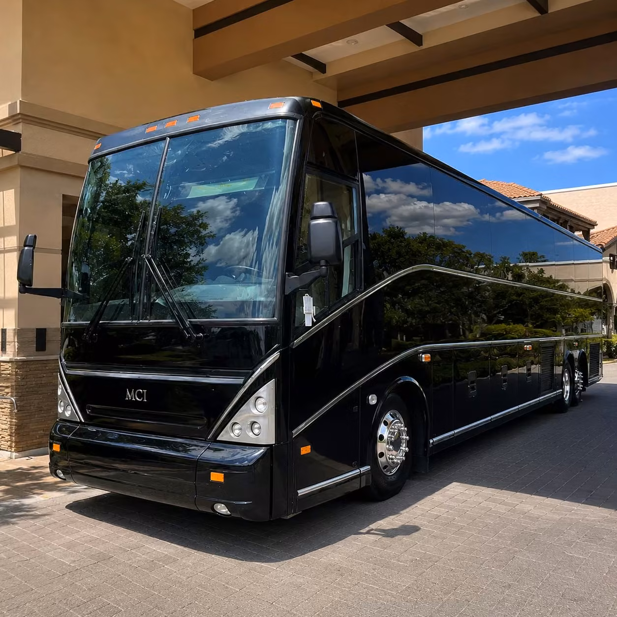 view instant online quotes for concert bus rentals to the atlantic union bank center and norfolk scope